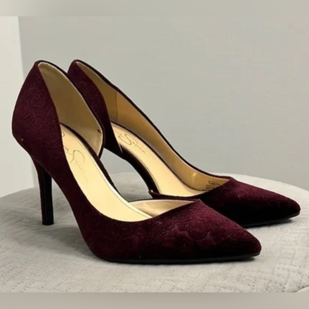 Jessica Simpson velvet imprinted heels (7.5)